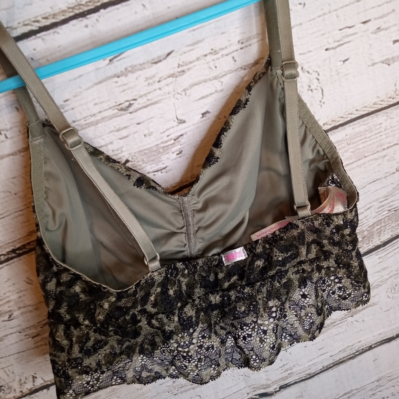 PINK Victoria's Secret Camo Bralette xs - Picture 4 of 8